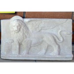 Relief Löwe San Marco Hauswand