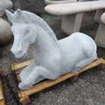 Pferd liegend Rocco Garten-statue Granit
