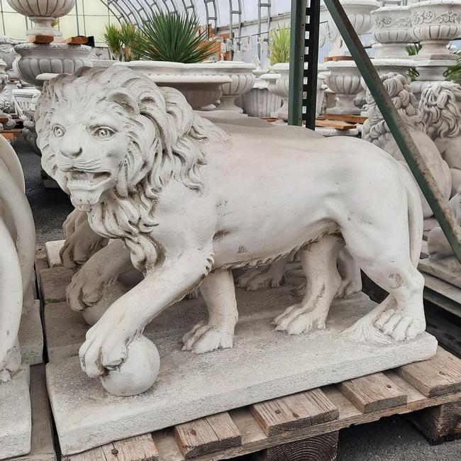 Loewe Garten-Skulpturen  Einzelstück