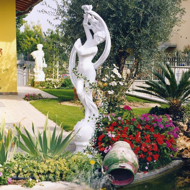 Gartenfigur tanzende Venus