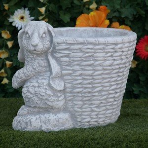 Hase mit Blumentopf Blumen kaufen