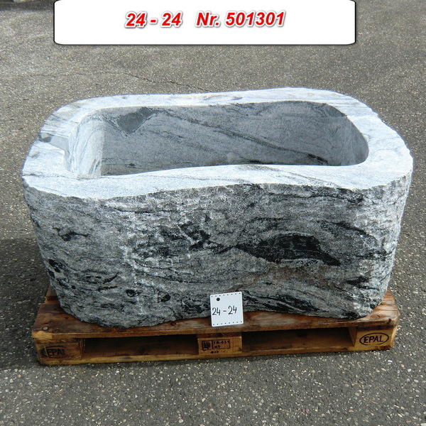 Naturform Findlig Granit Brunnentrog