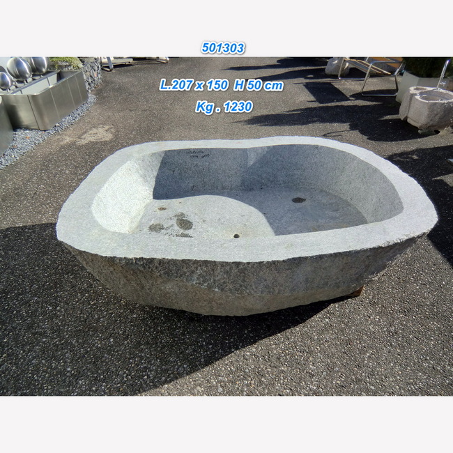 Findligtrog Granitbrunnentrog