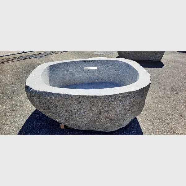 Grosser Brunnentrog zum Baden