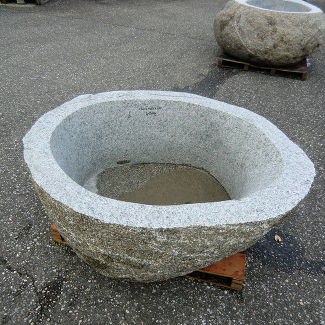 Findlinsbrunnentrog  Granit kaufen