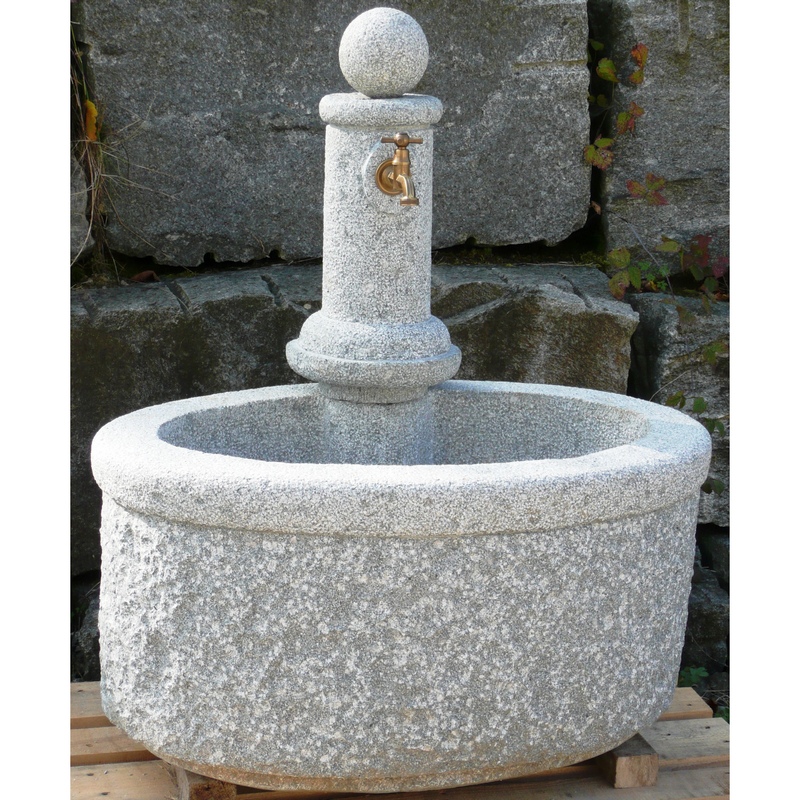 Gartenbrunnen oval mit Kugel  Naturstein