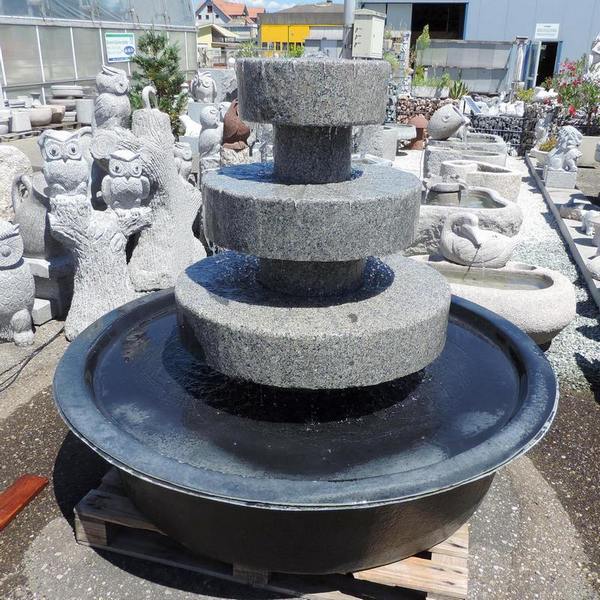 Wasserspiel rund Mühlstein Granit