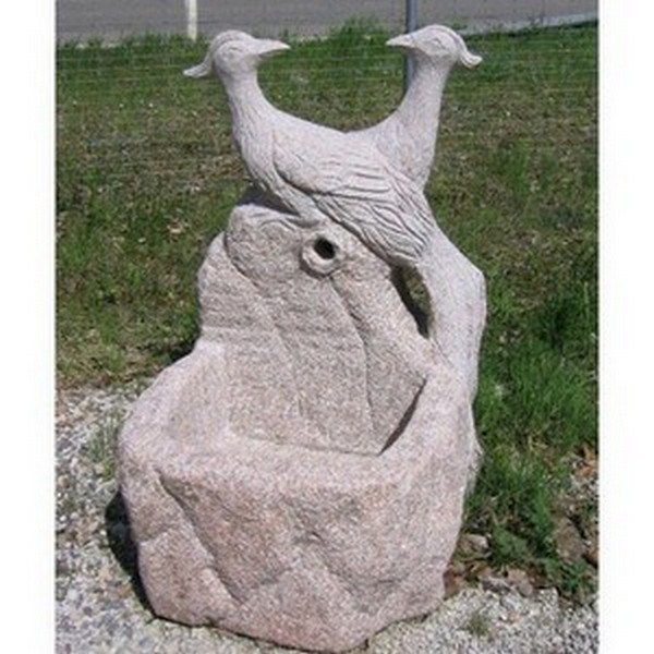 Zierbrunnen mit zwei Pfauen Zierbrunnen mit zwei Pfauen