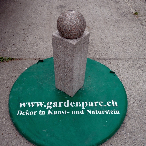 Säule mit Kugel Wasserspiel - Granit Säule mit Kugel Wasserspiel - Granit