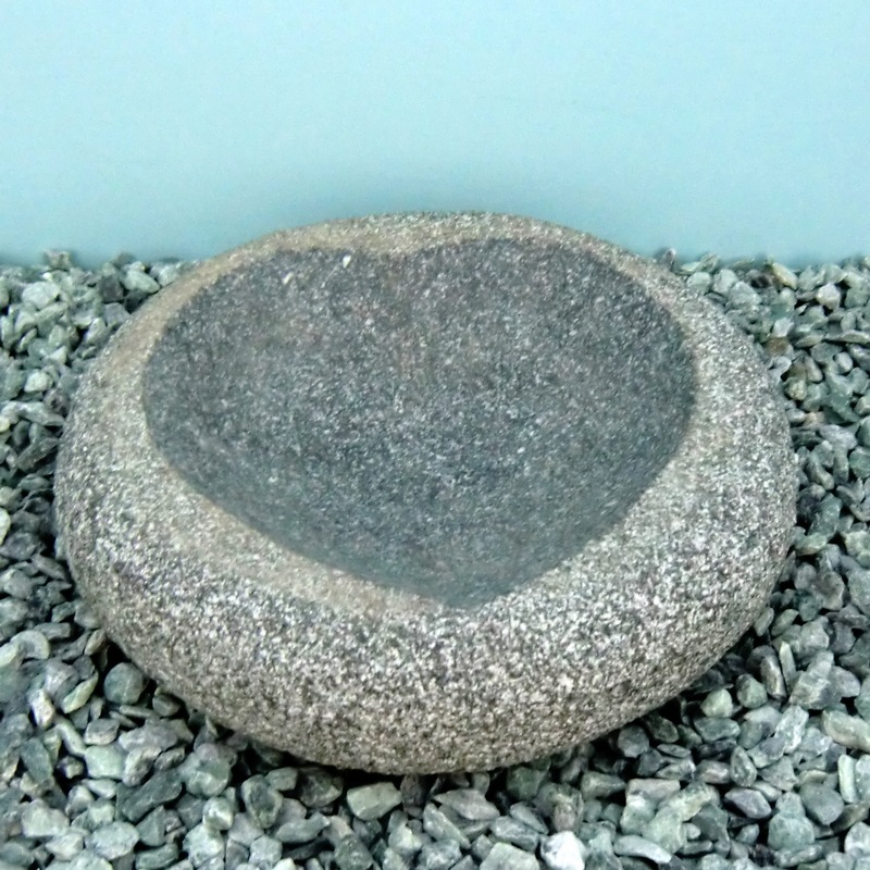 Vogelbad-Findling Herzform Garten-Deco