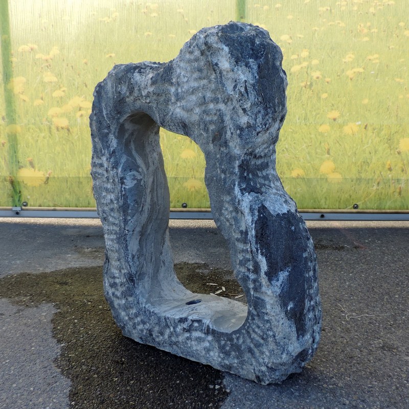 Wasserspiel / Quellstein / Quellkaskade