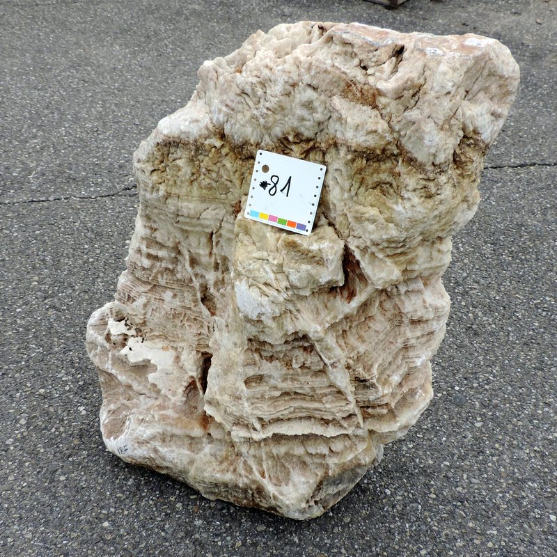 Findling Lian  Quellsteinbrunnen