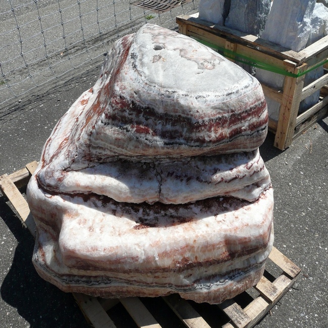 Quellstein Findlings-Brunnen