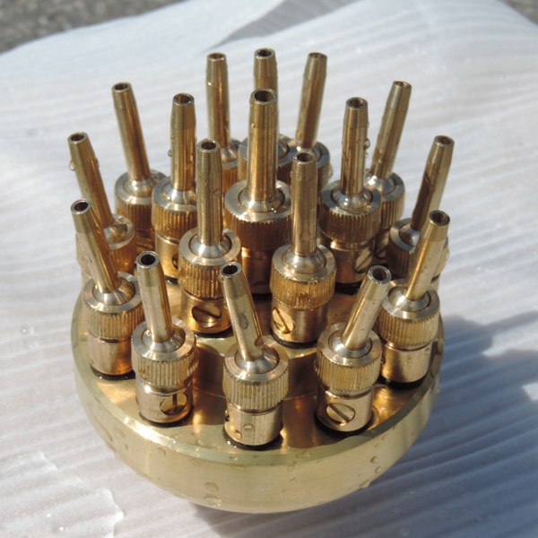 Wasser-Spiel Schwimm-teich Schweiz