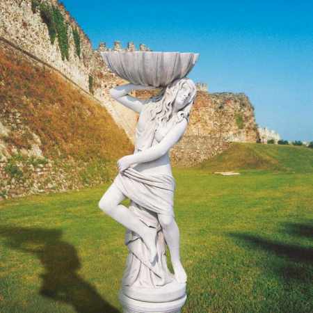 Mädchen mit Schale Steinguss