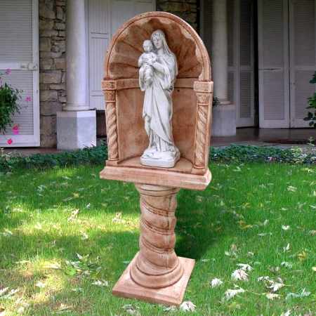 Grotte mit Sockel für Heiligenfigur