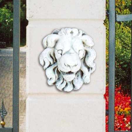 Wandrelief mit Löwe Wasserauslauf