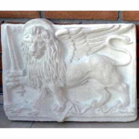 Relief Löwe San Marco Hauswand