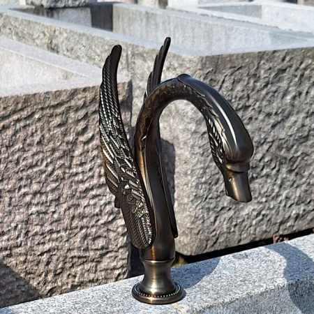 Gartenwasserhahnen Schwan  gross