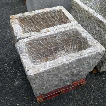 steintrog -brunnen bluentrog antik