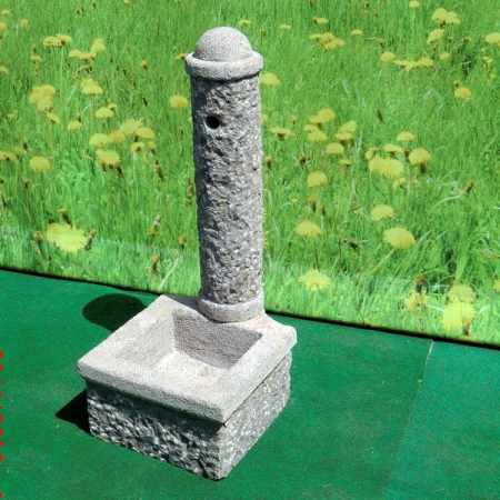 Gartenbrunnen Alpendohle mit Brunnenstock