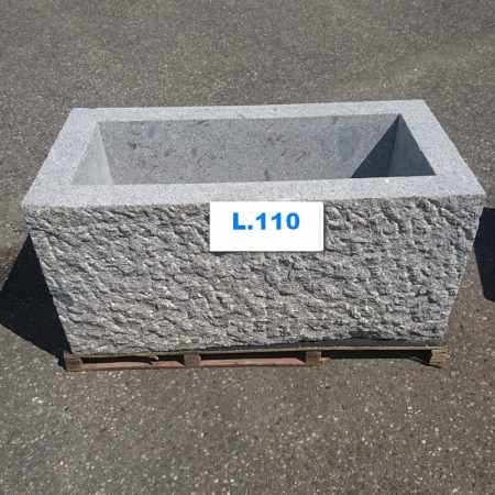 Brunnentrog grobgestockt L110 + 105 cm