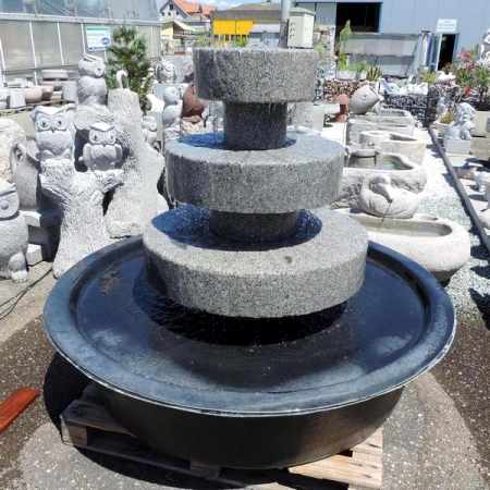 Wasserspiel rund Mühlstein Granit