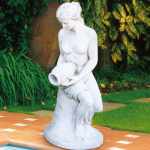 Statue Venus mit Wasserkrug